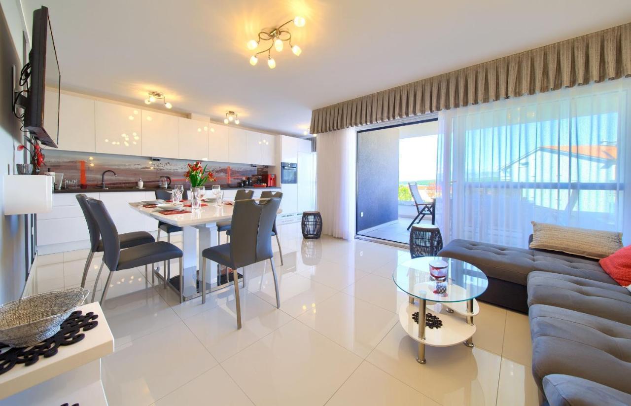 מאלינסקה Apartment Crystal Aura מראה חיצוני תמונה