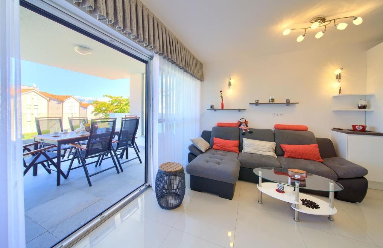 מאלינסקה Apartment Crystal Aura מראה חיצוני תמונה